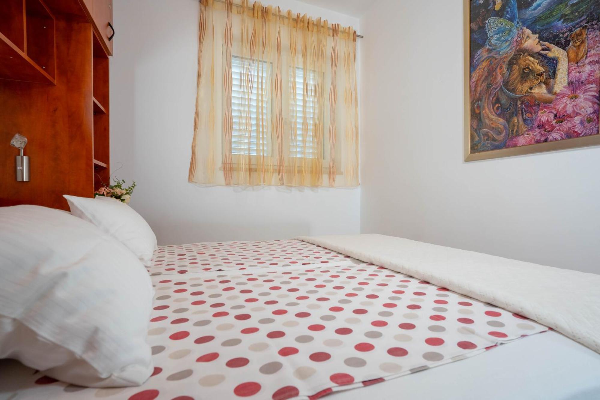 Apartments Angela Makarska Exterior photo